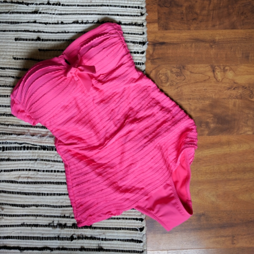 Jessica Simpson | Hot Pink One Piece